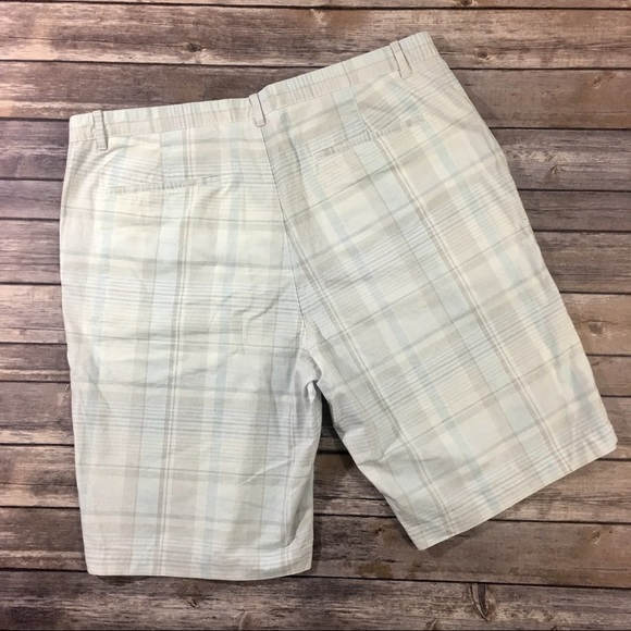 (SOLD) Calvin Klein Men’s Plaid Above Knee Shorts - Picture 2 of 4